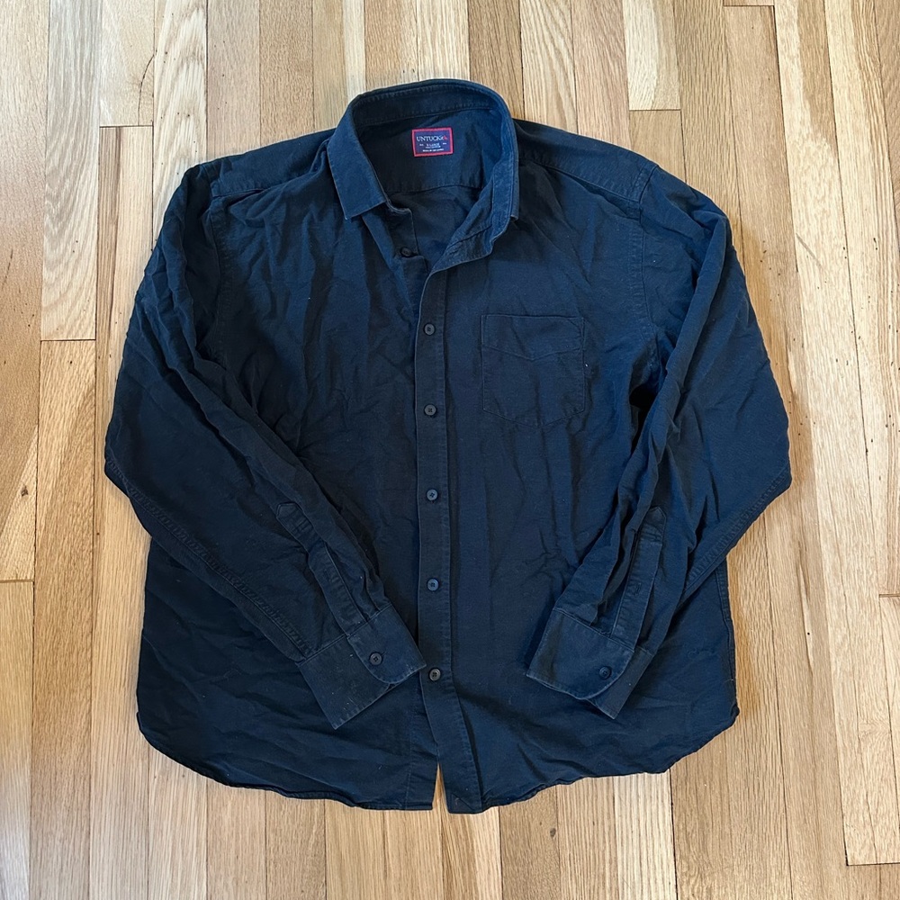 UNTUCKit Casual Black Button-Up Shirt